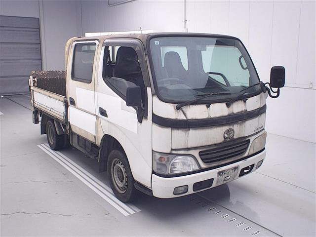 2005 Toyota Dyna Double cab PG Japan auction vehicle