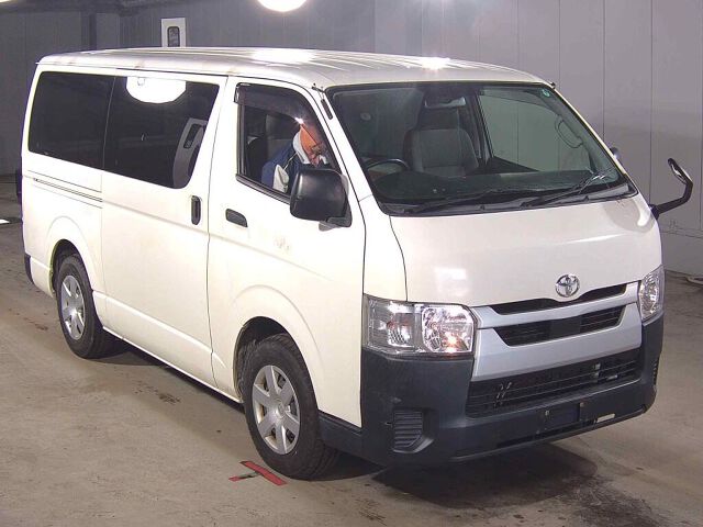 Japan Auction Vehicles 8 2021 Toyota Hiace ロングDX auction photo