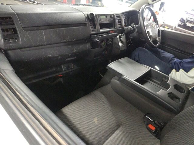 2021 Toyota Hiace ロングDX auction photo 6