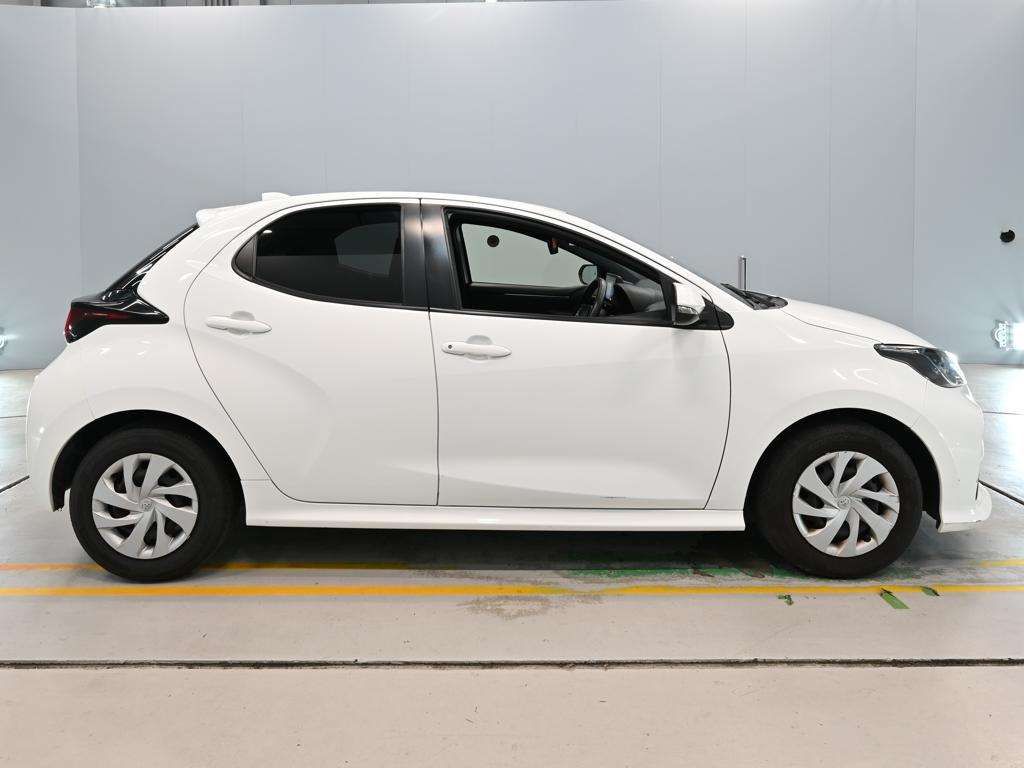 2021 Toyota Yaris X auction photo 3