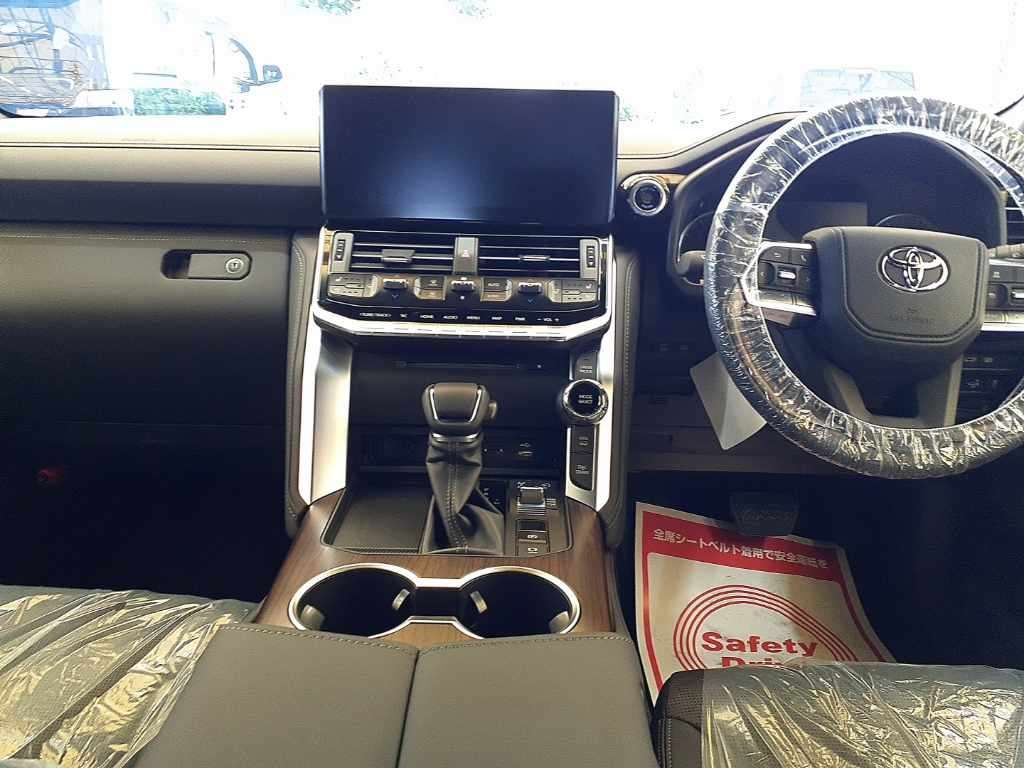 2024 Toyota Land Cruiser VX 4WD auction photo 11