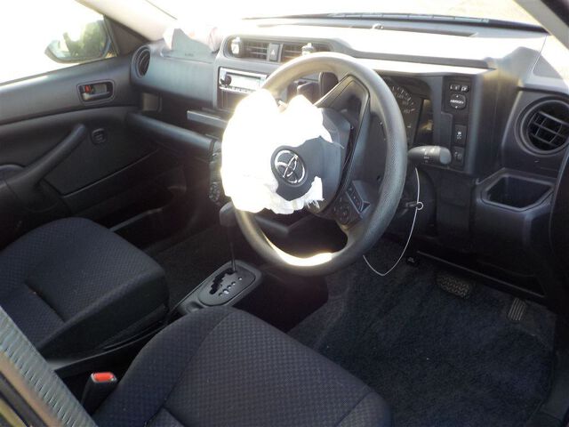 2026 Toyota Probox 4WD auction photo 3