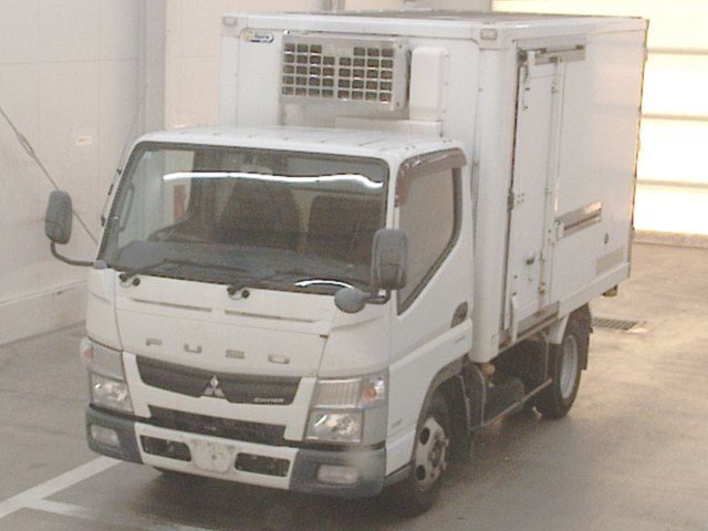 Japan Auction Vehicles 10 2013 Mitsubishi Fuso Canter Refrigerated and frozen trucks auction photo