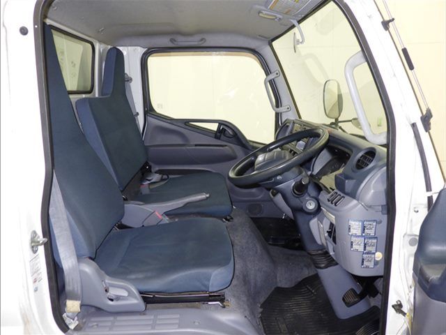2013 Mitsubishi Fuso Canter Refrigerated and frozen trucks auction photo 6