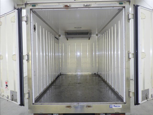 2013 Mitsubishi Fuso Canter Refrigerated and frozen trucks auction photo 4