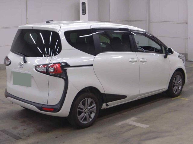 2022 Toyota Sienta Gクエロ 4WD auction photo 5