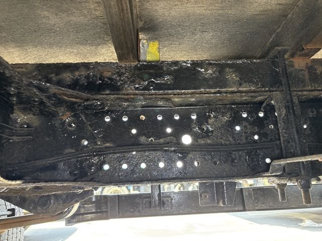 2010 Isuzu Elf ヒラ auction photo 13