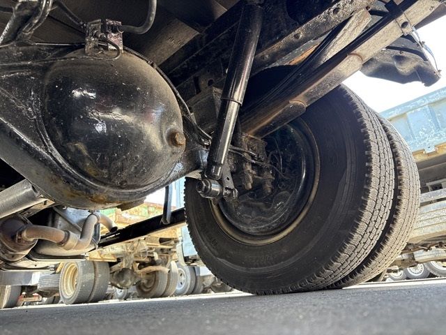 2010 Isuzu Elf ヒラ auction photo 10