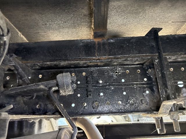 2010 Isuzu Elf ヒラ auction photo 18