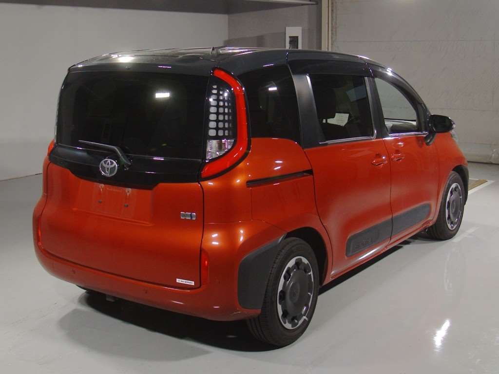 2023 Toyota Sienta ハイブリッドZ auction photo 2