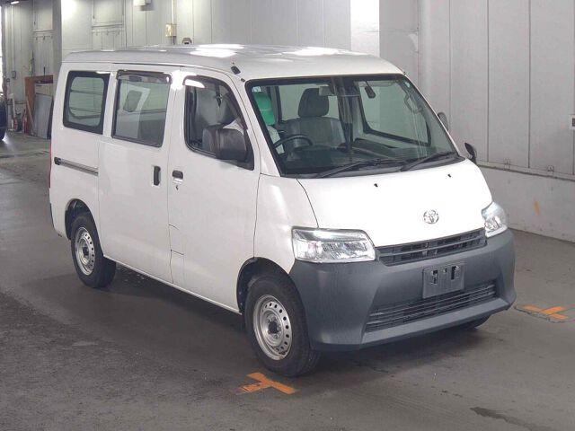 2022 Toyota TownAce Van 4WD Japan auction vehicle