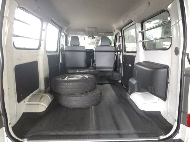 2022 Toyota TownAce Van 4WD auction photo 3