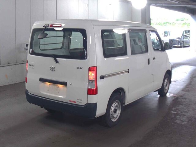 2022 Toyota TownAce Van 4WD auction photo 5