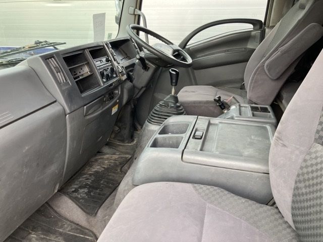 2009 Isuzu Forward アルミウイング auction photo 5