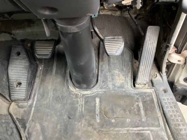 2009 Isuzu Forward アルミウイング auction photo 4