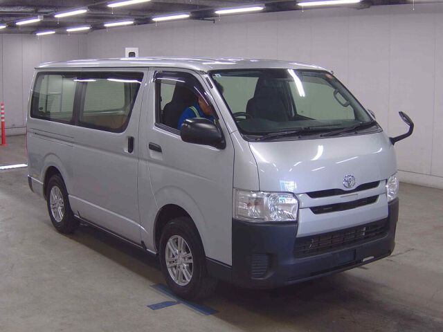 2018 Toyota Hiace Long DX 4WD Japan auction vehicle
