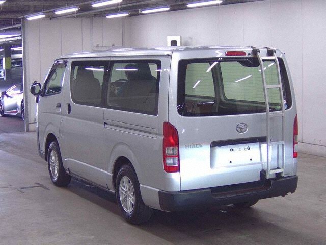 2018 Toyota Hiace Long DX 4WD auction photo 2