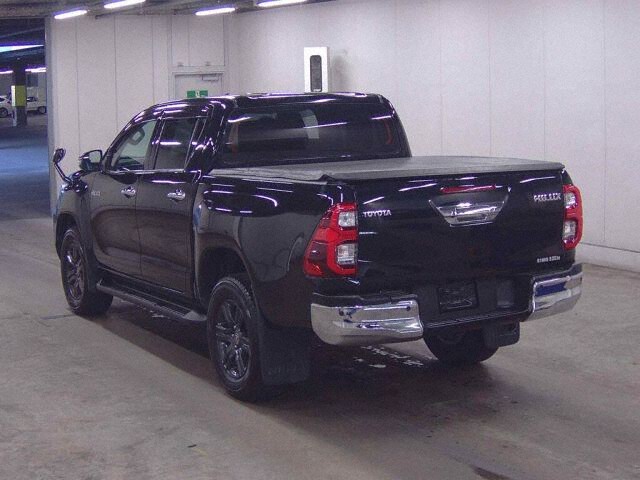 2023 Toyota Hilux Z 4WD auction photo 2