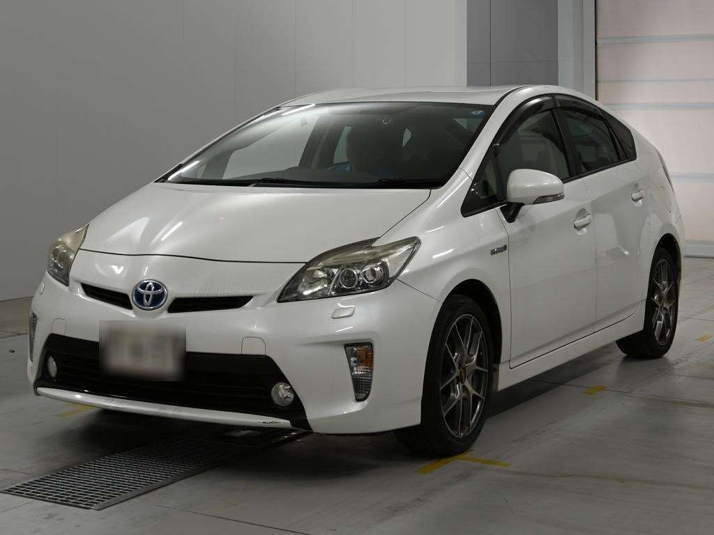 2015 Toyota Prius S Touring Selection Japan auction vehicle
