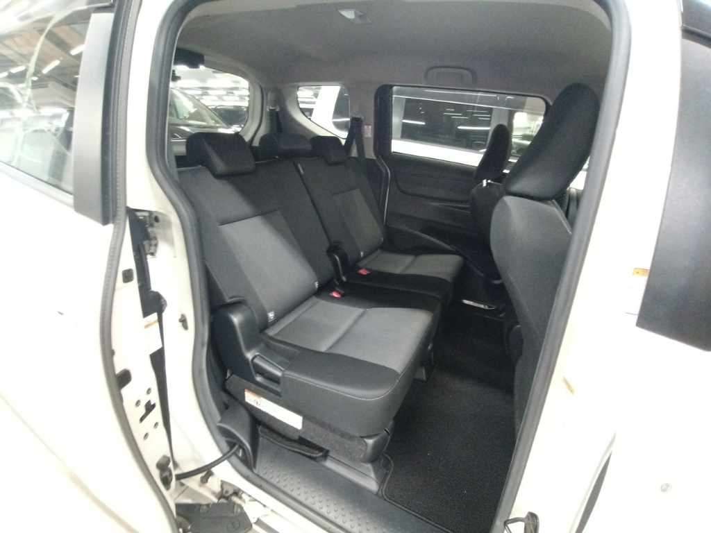 2022 Toyota Sienta G auction photo 12