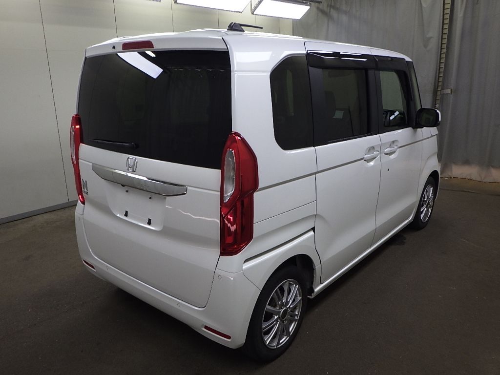 2021 Honda N-BOX L auction photo 2
