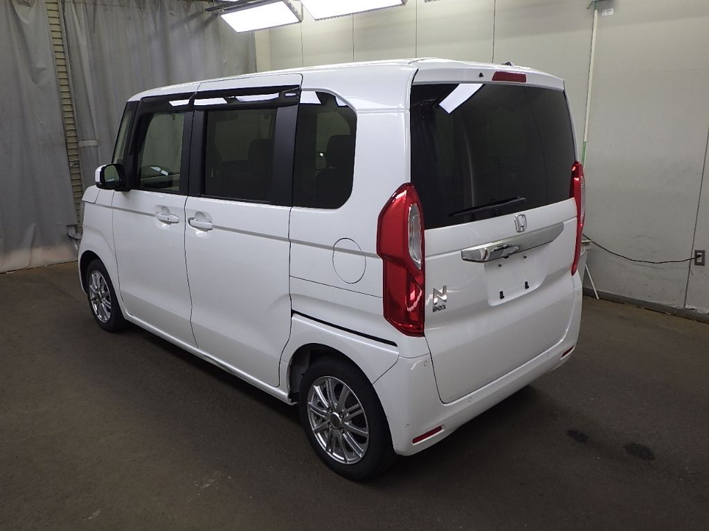 2021 Honda N-BOX L auction photo 5