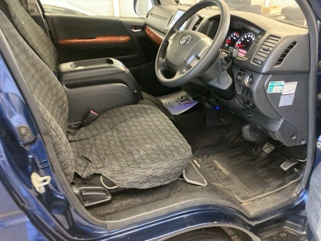 2015 Toyota Regius Ace Van, 4WD, Long Super GL auction photo 4