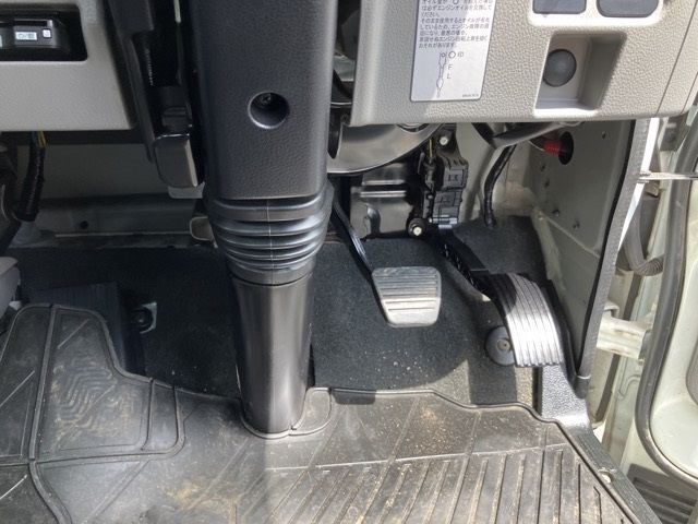 2022 Mitsubishi Fuso Canter Flat crane, 5-tier auction photo 4