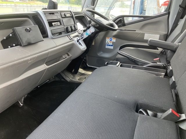 2022 Mitsubishi Fuso Canter Flat crane, 5-tier auction photo 5