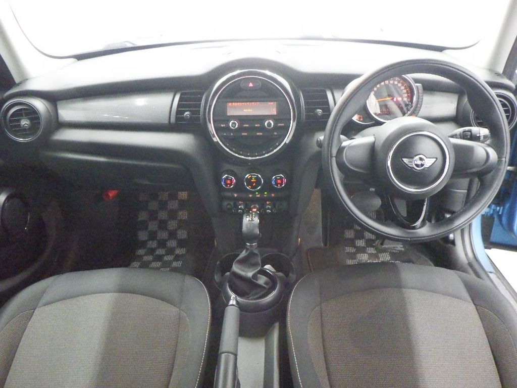 2015 MINI ミニ 5D Cooper auction photo 3