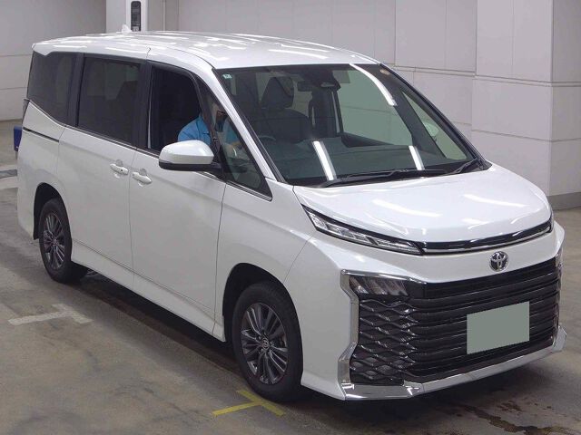 2025 Toyota Voxy S-Z 4WD Japan auction vehicle