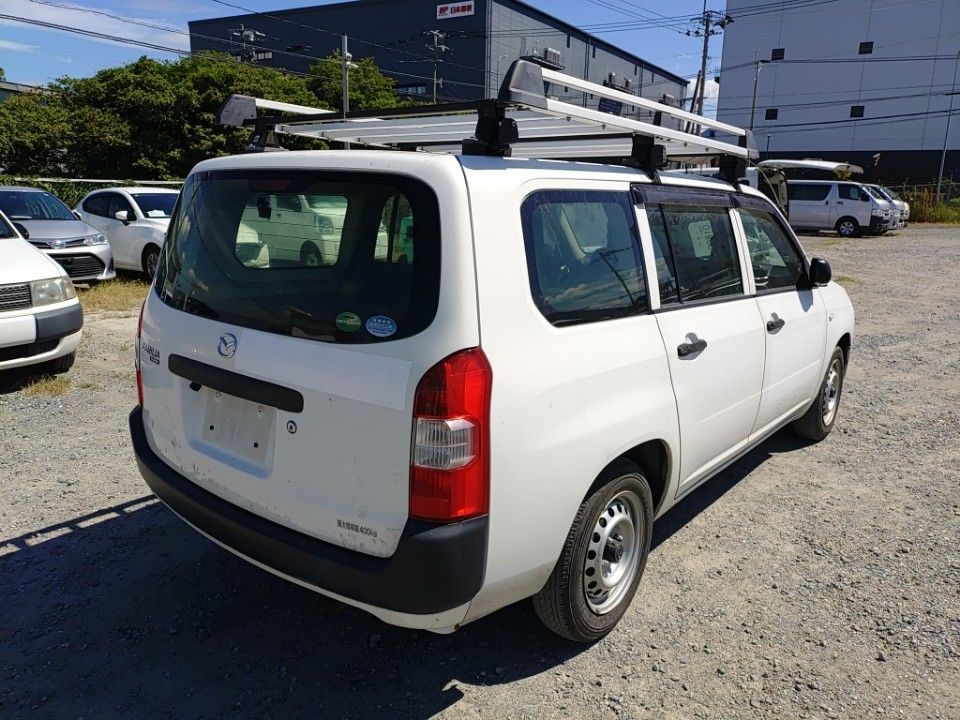 2019 Mazda ファミリア auction photo 2