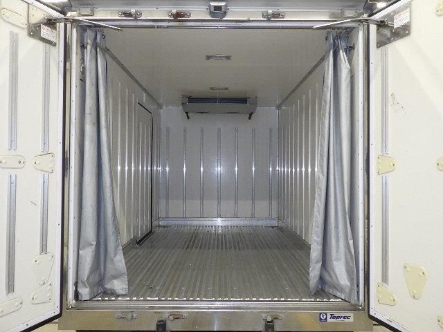 2018 Mitsubishi Fuso Canter Refrigerated and frozen trucks auction photo 4