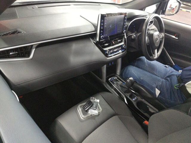 2021 Toyota Corolla Cross Hybrid Z auction photo 3