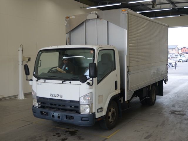 2009 Isuzu Elf Japan auction vehicle