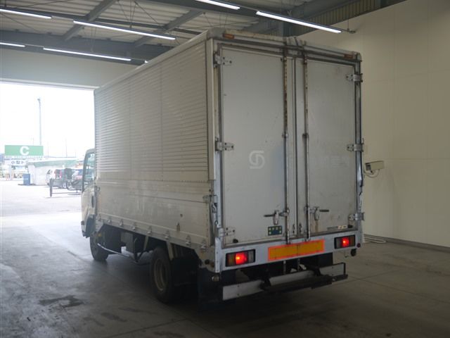2009 Isuzu Elf auction photo 2