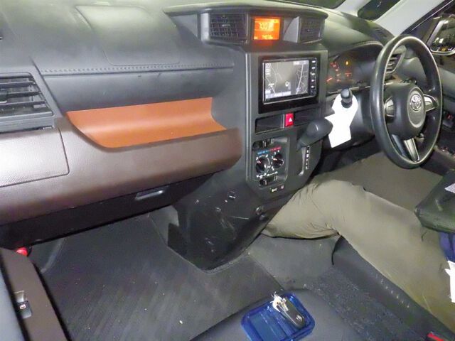 2019 Toyota Roomy XS auction photo 3