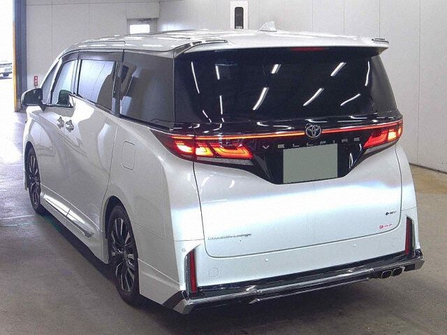 2025 Toyota Vellfire Executive Lounge auction photo 2