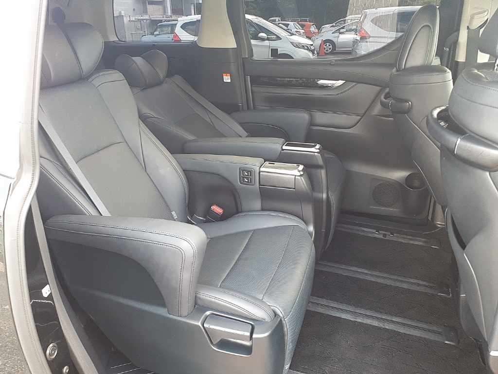 2022 Toyota Alphard 2.5S Cパッケージ auction photo 12