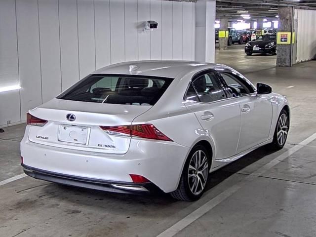 2017 Lexus IS 300h auction photo 3