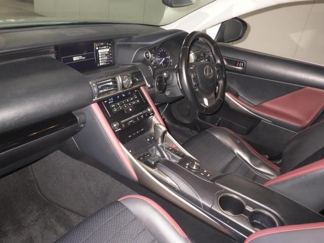 2017 Lexus IS 300h auction photo 2