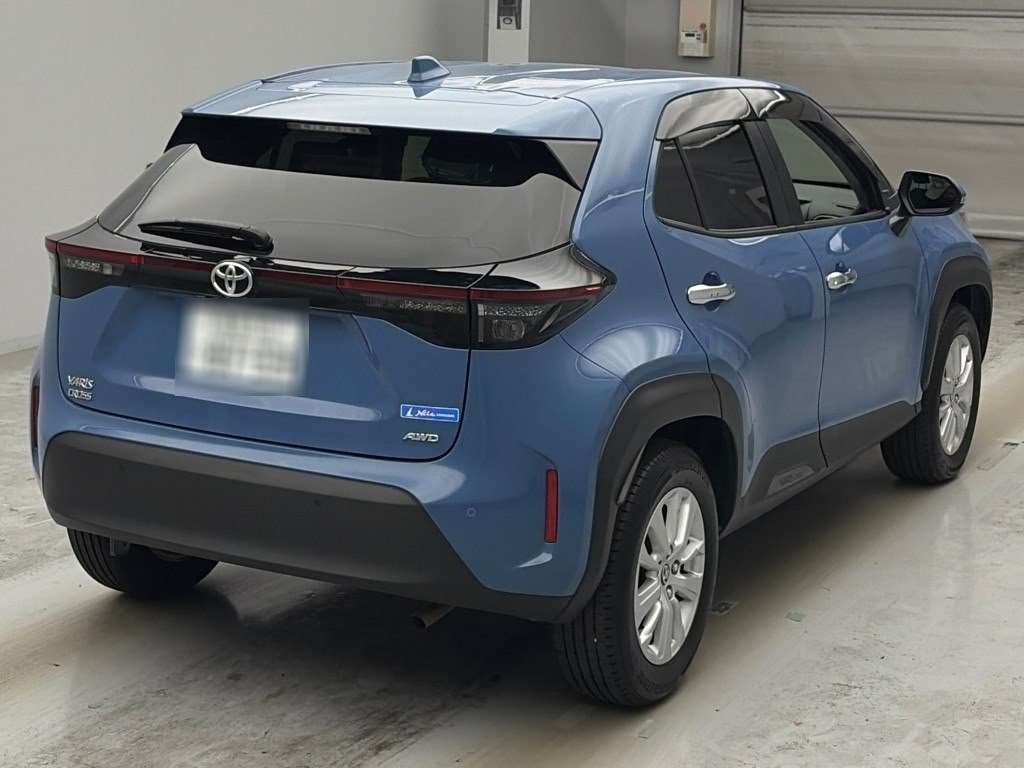 2022 Toyota Yaris Cross G 4WD auction photo 2