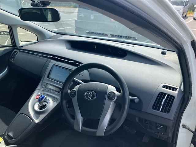2014 Toyota Prius S auction photo 3