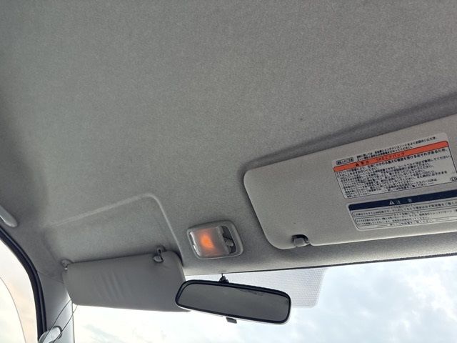 2005 Toyota Hiace 4WD auction photo 7