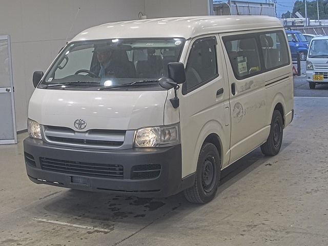 2005 Toyota Hiace 4WD Japan auction vehicle
