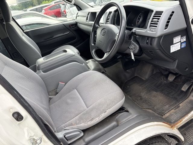 2005 Toyota Hiace 4WD auction photo 8