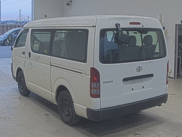 2005 Toyota Hiace 4WD auction photo 2