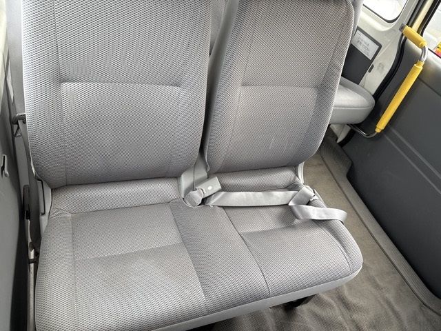 2005 Toyota Hiace 4WD auction photo 11