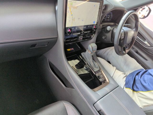 2024 Toyota Alphard Z auction photo 3