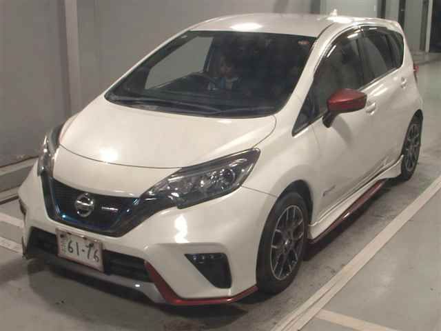 2017 Nissan Note e-パワーニスモ auction photo 4